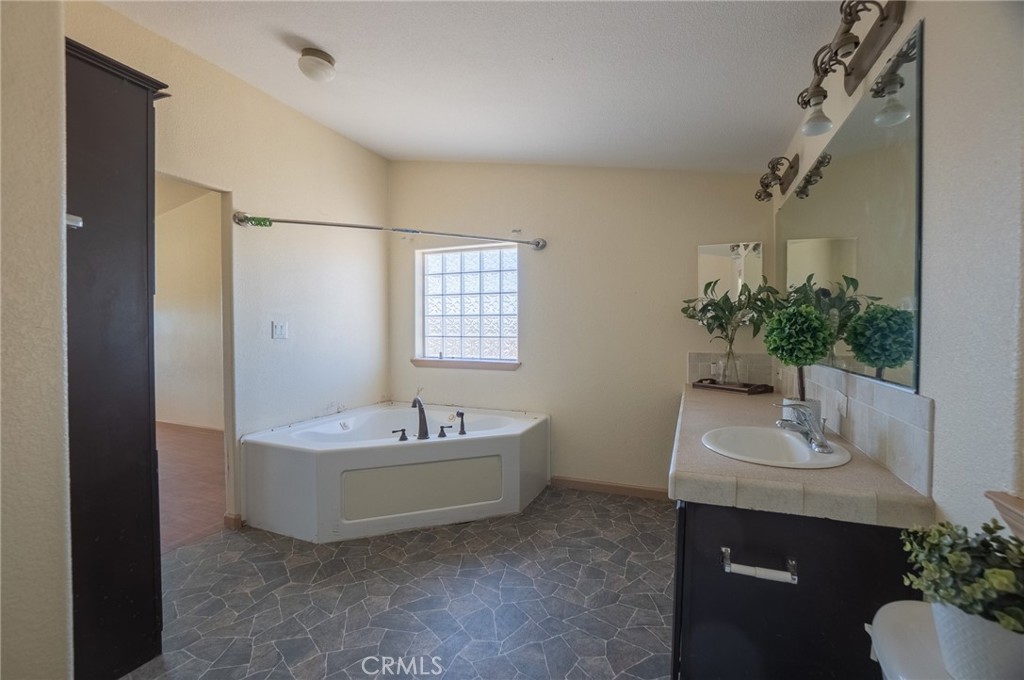 21050 Elton Lane Property Photo 13