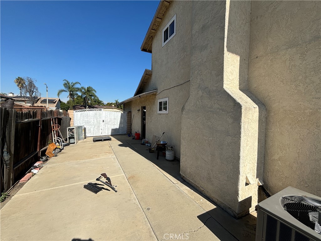 18113 Raymond Court Property Photo 3
