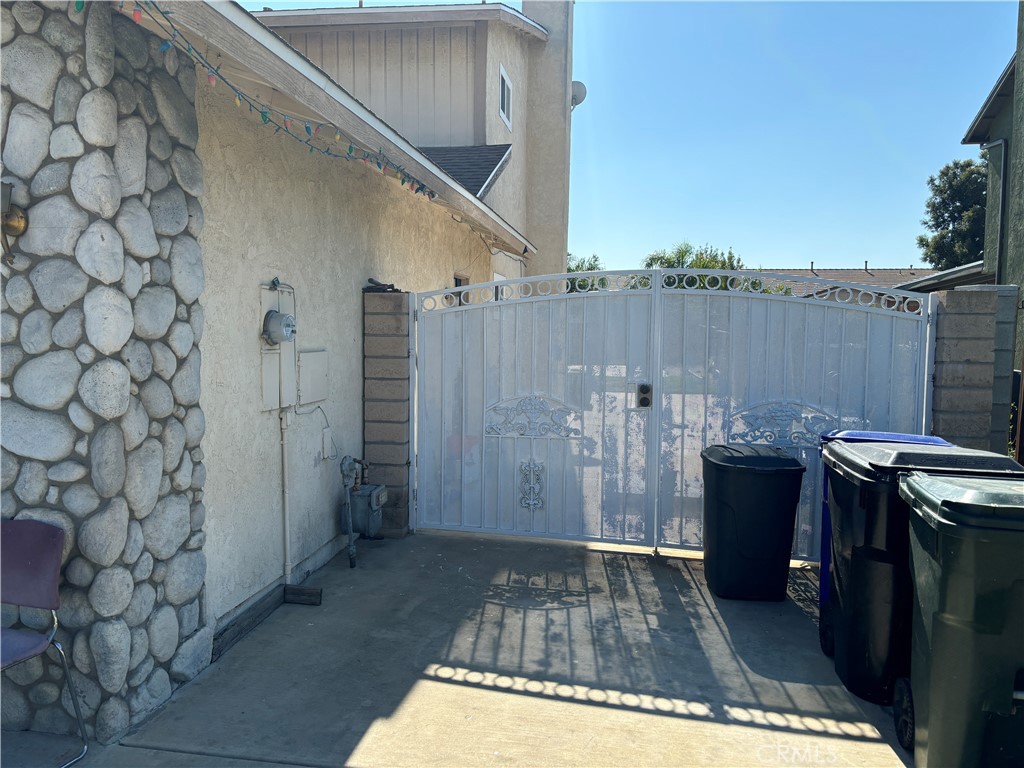 18113 Raymond Court Property Photo 6