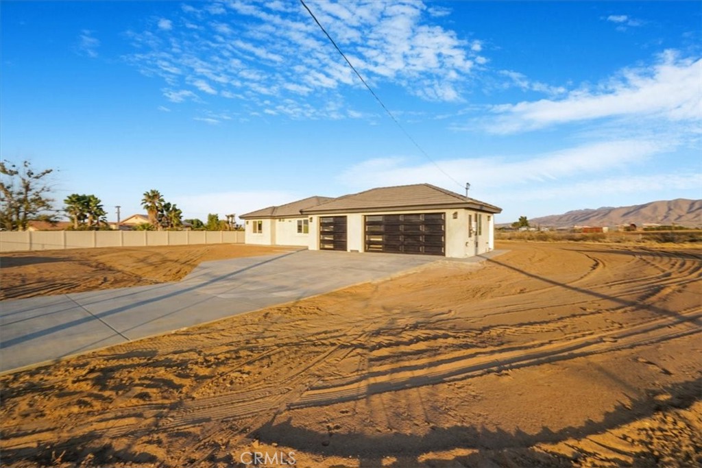 18363 Fresno Street Property Photo 3