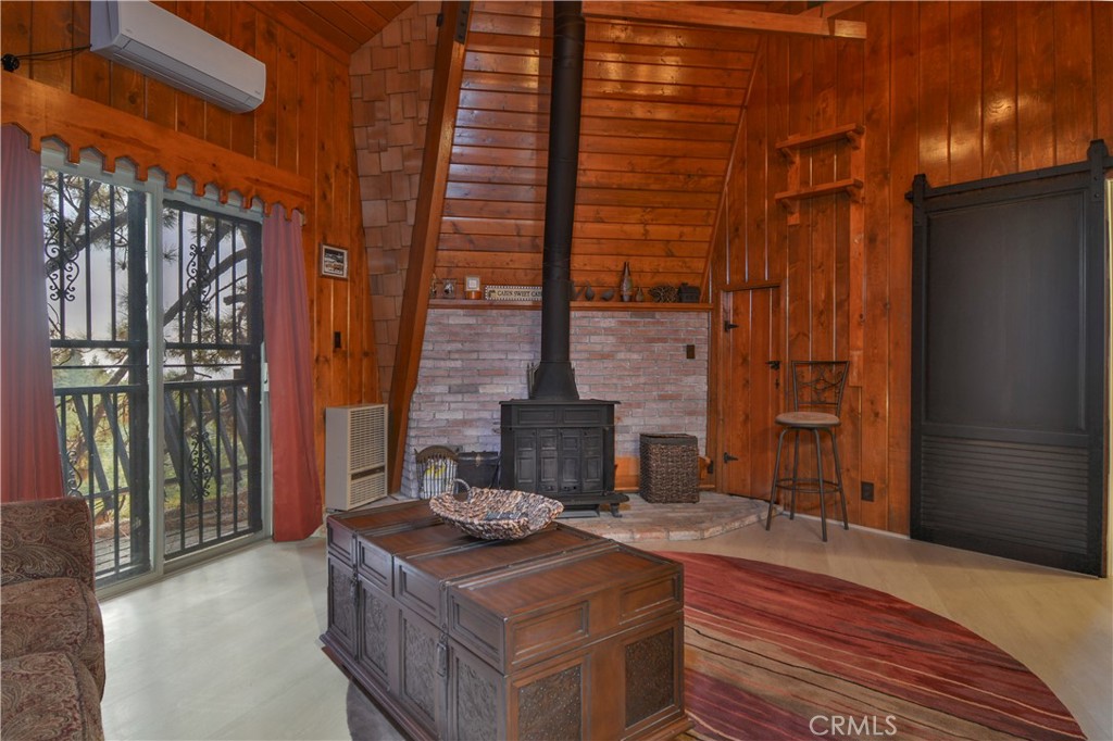 31438 Easy Street Property Photo 4