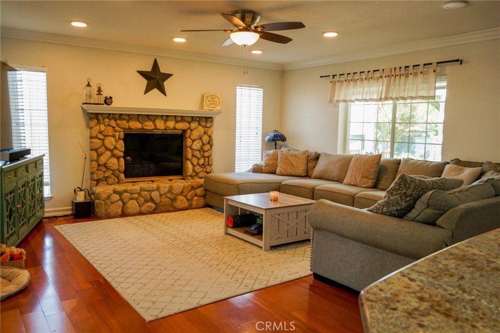 9886 Onyx Street Property Photo 7