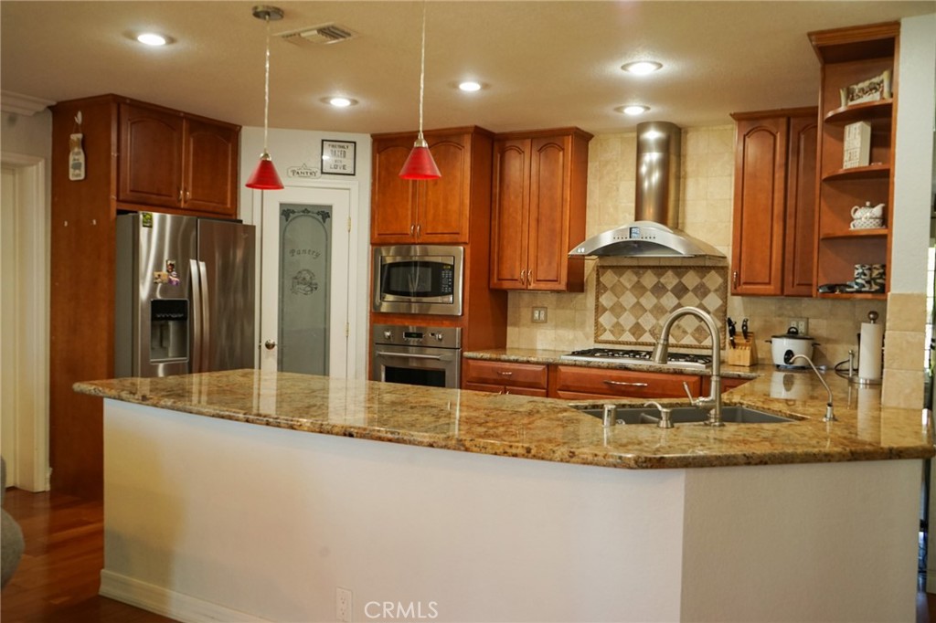 9886 Onyx Street Property Photo 9