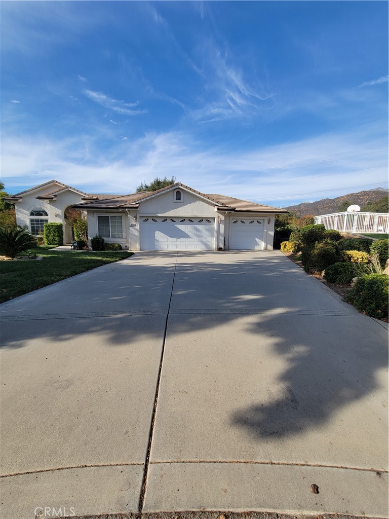 13508 Pineridge Court Property Photo 2
