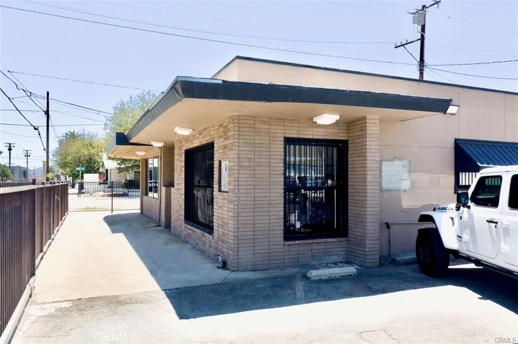 1002 N D N Property Photo 1