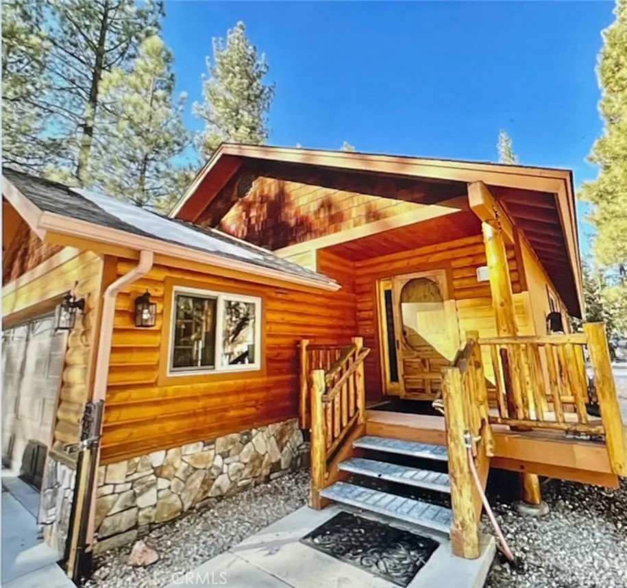 1037 Robinhood Boulevard W Property Photo 1