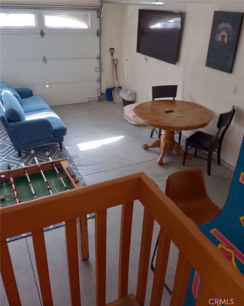 1037 Robinhood Boulevard W Property Photo 12