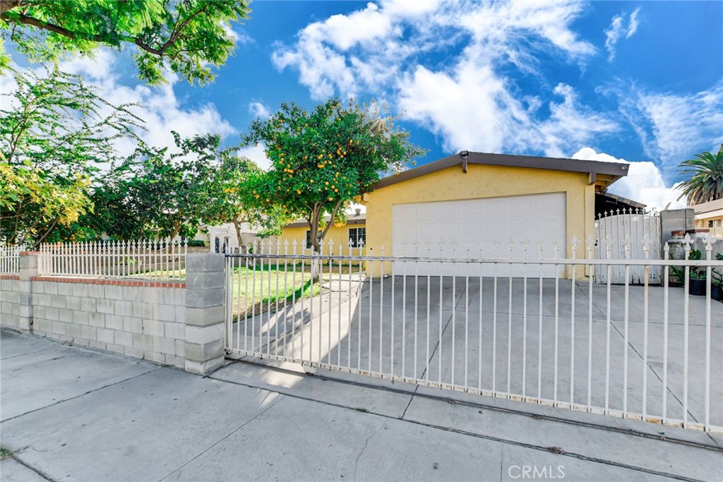 3638 Candlewood Street Property Photo 2