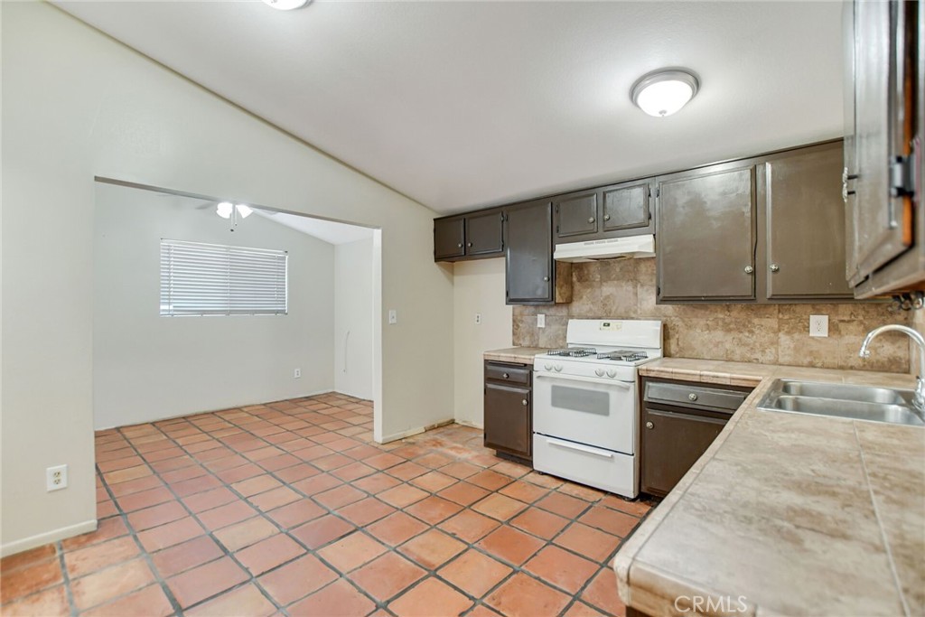 3638 Candlewood Street Property Photo 12