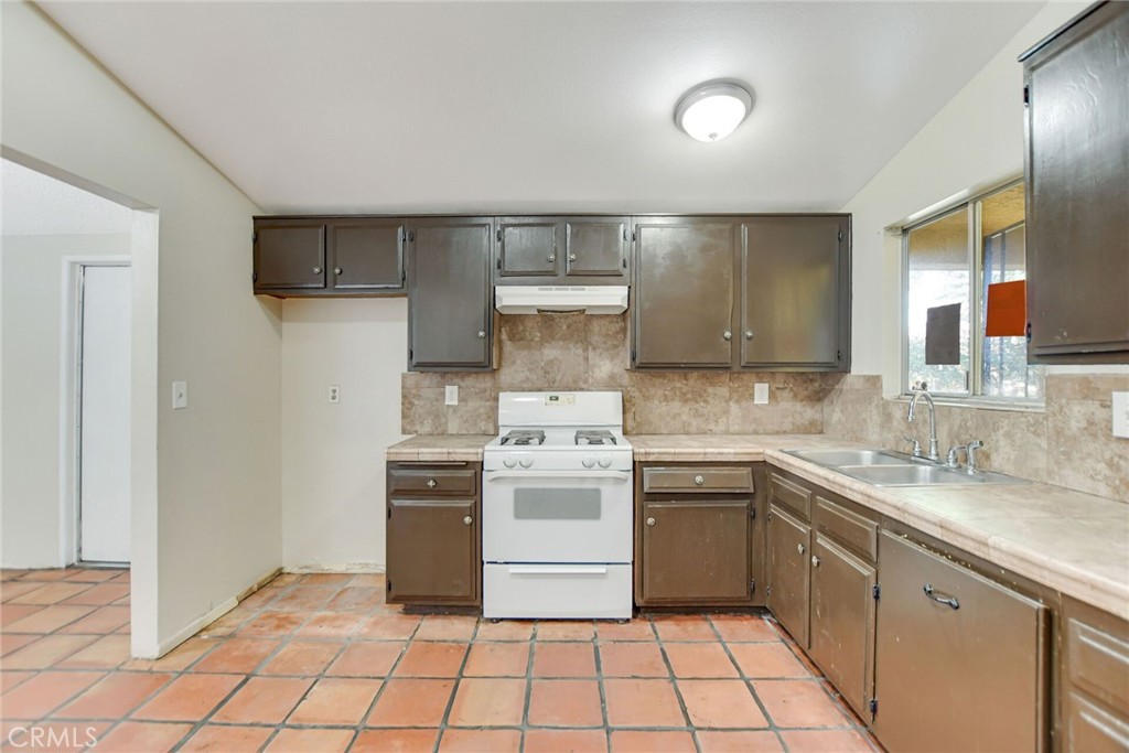 3638 Candlewood Street Property Photo 13