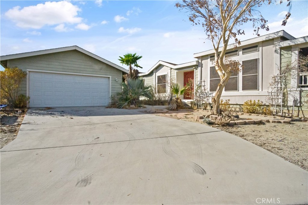 61248 Azania Avenue Property Photo