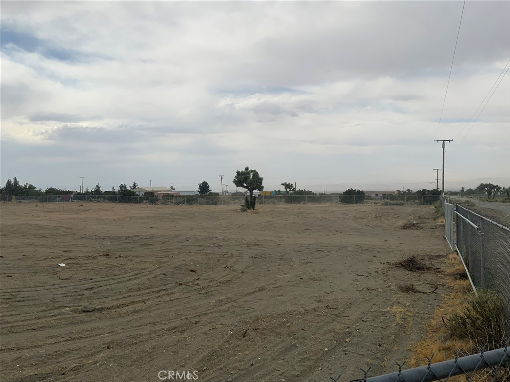 2652 Phelan Road Property Photo 6