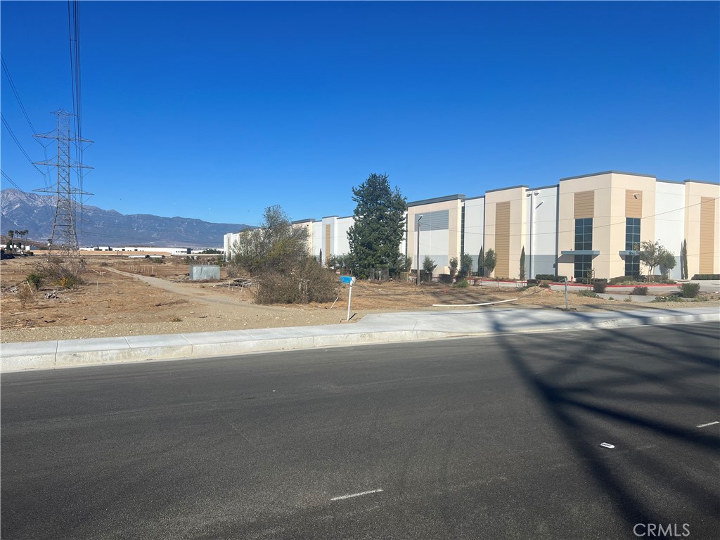 11130 E Riverside Drive Property Photo 6