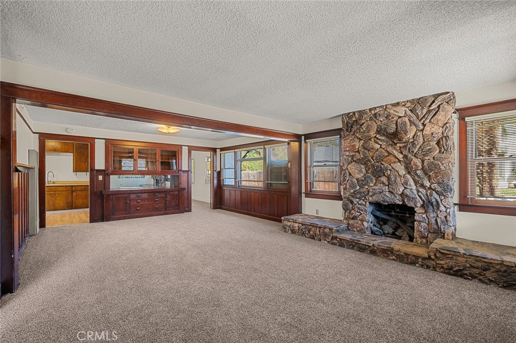 1019 College Avenue Property Photo 2