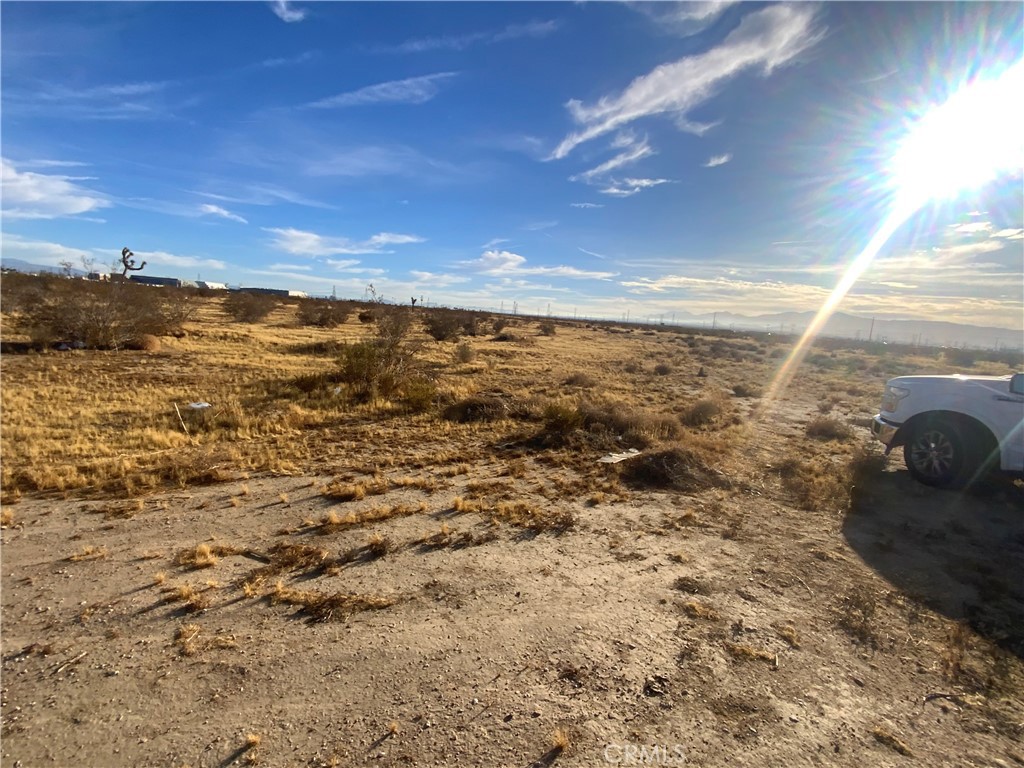 1 Air Expressway Boulevard Property Photo 3