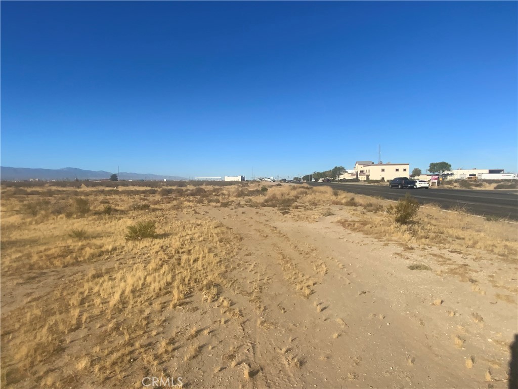 1 Air Expressway Boulevard Property Photo 12