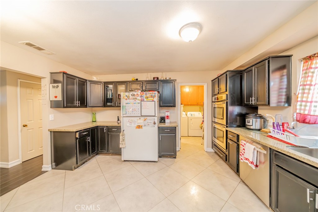 1465 N Eucalyptus Avenue Property Photo 13