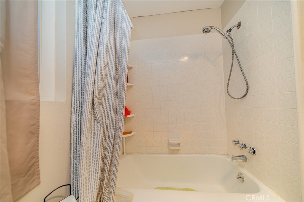 1465 N Eucalyptus Avenue Property Photo 23