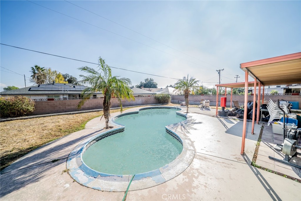 1465 N Eucalyptus Avenue Property Photo 29