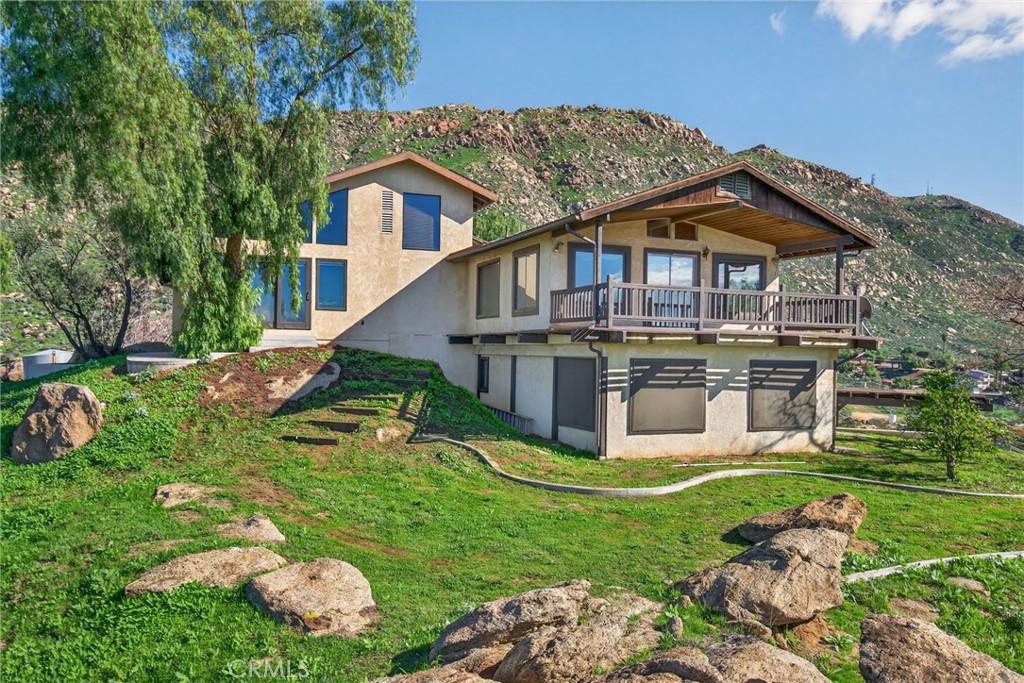 20682 Hill Top Drive Property Photo 4