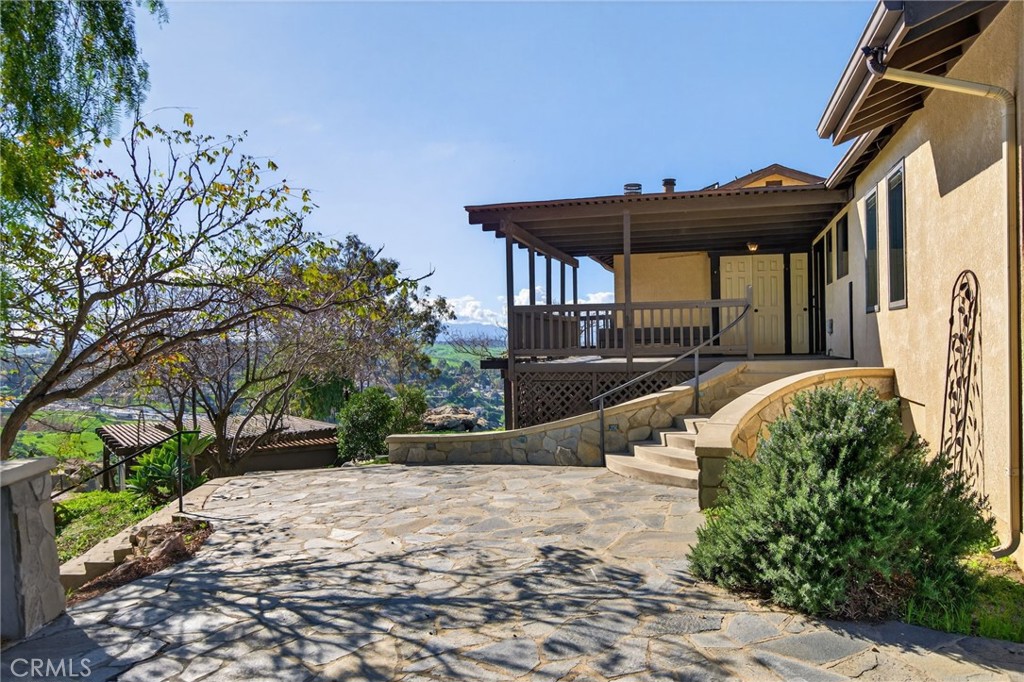 20682 Hill Top Drive Property Photo 8