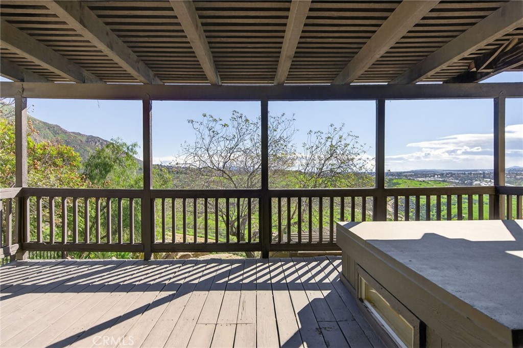 20682 Hill Top Drive Property Photo 10