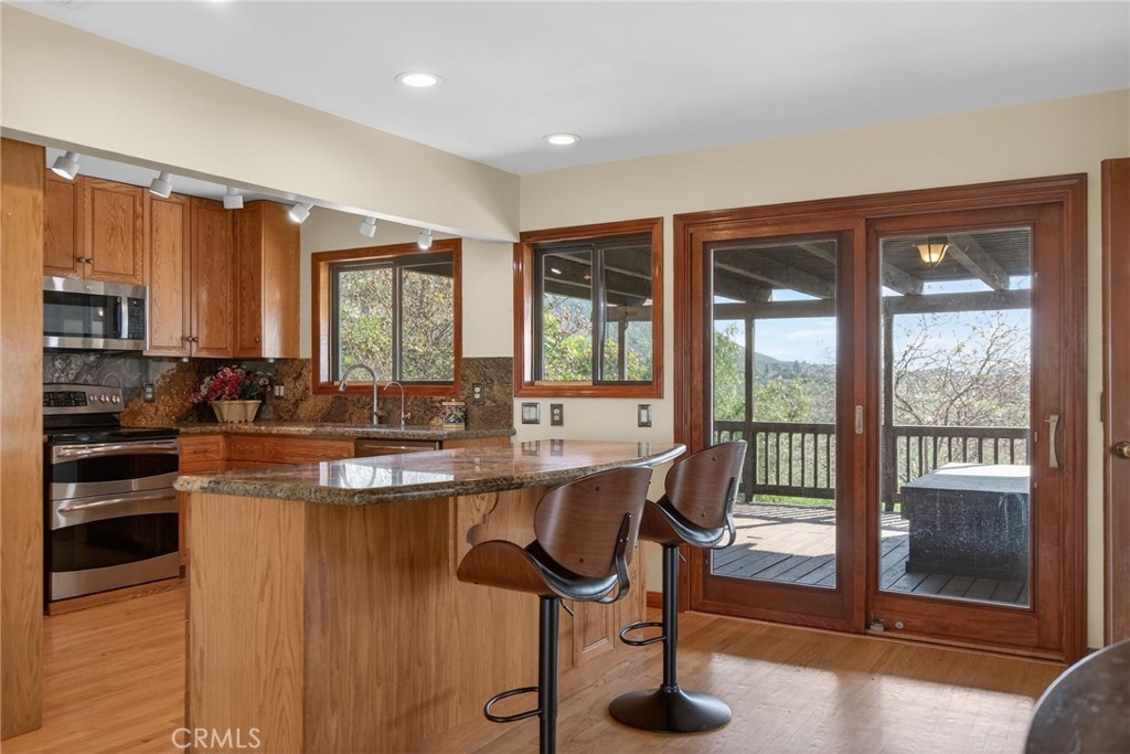 20682 Hill Top Drive Property Photo 11