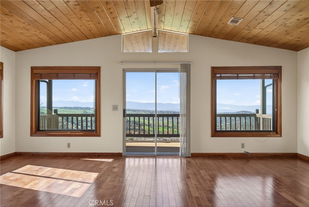 20682 Hill Top Drive Property Photo 17