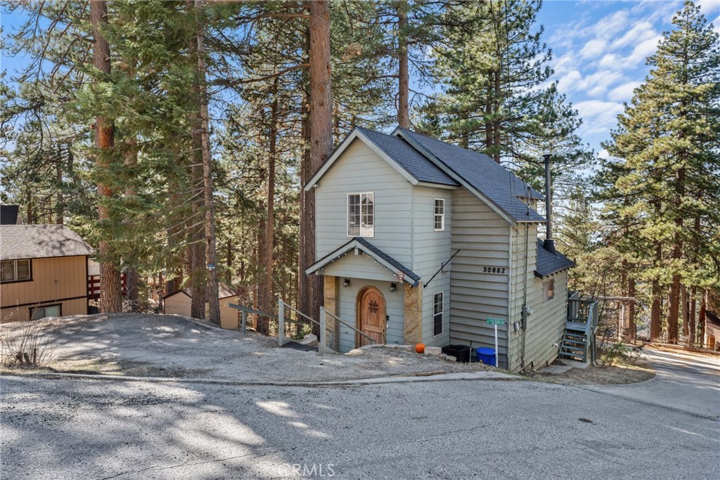 30862 Live Oak Drive Property Photo 2