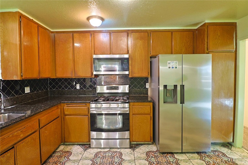 264 N Church Avenue Property Photo 12