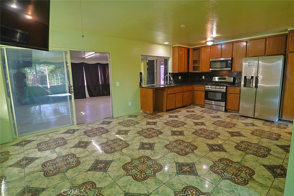 264 N Church Avenue Property Photo 15