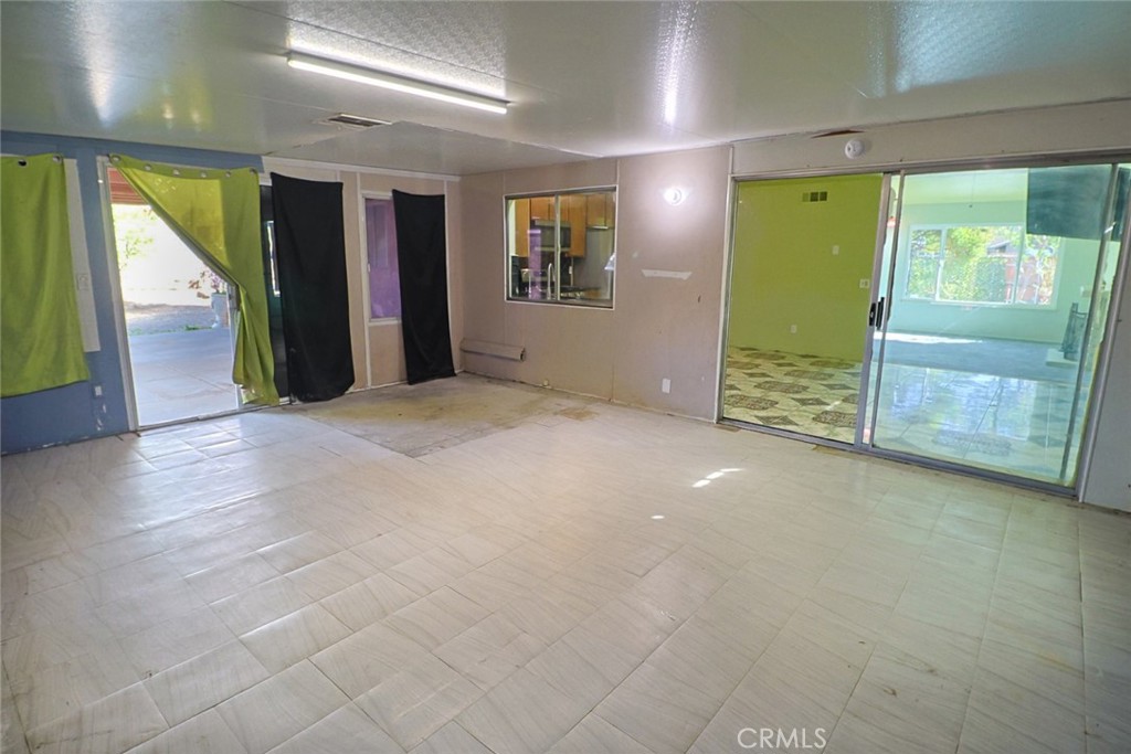 264 N Church Avenue Property Photo 22
