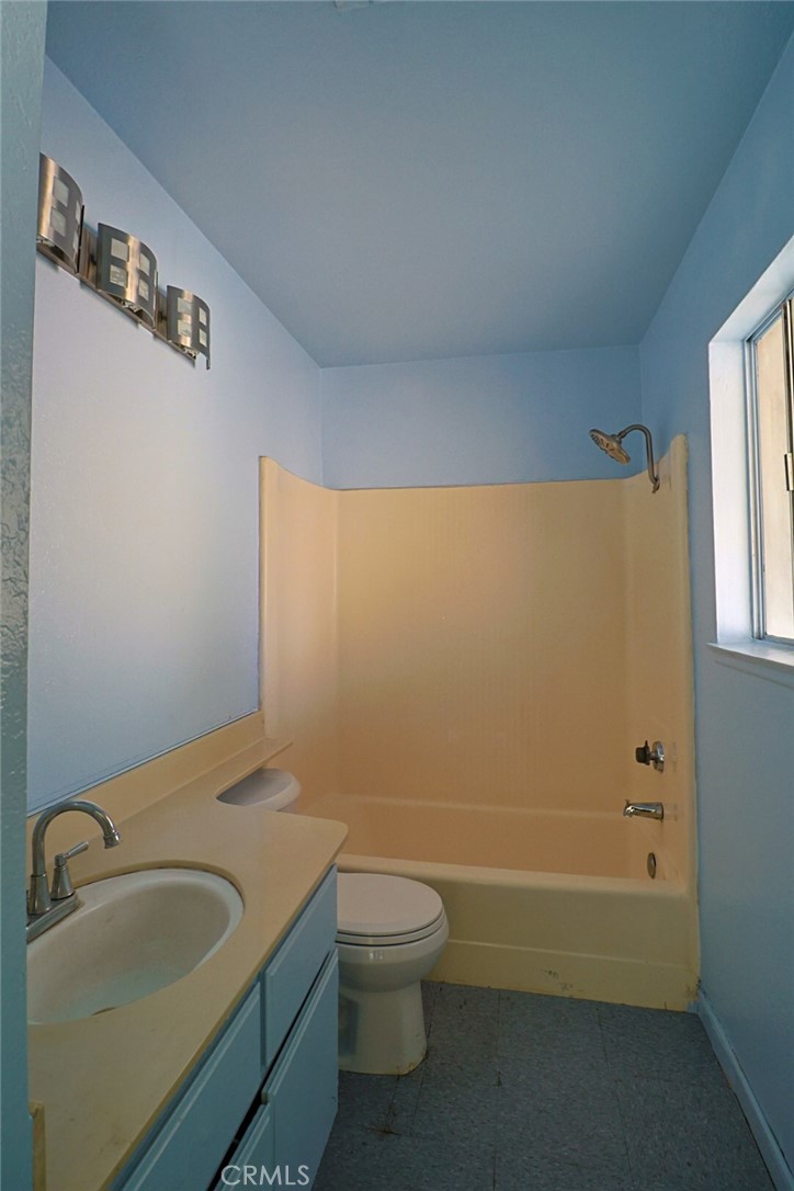 264 N Church Avenue Property Photo 25