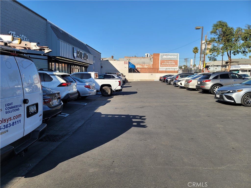 1827 S Vermont Avenue Property Photo 6