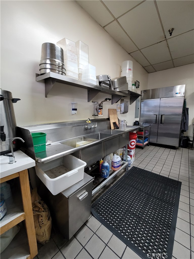 1827 S Vermont Avenue Property Photo 17