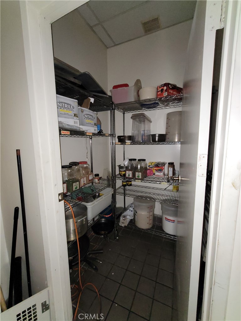 1827 S Vermont Avenue Property Photo 27