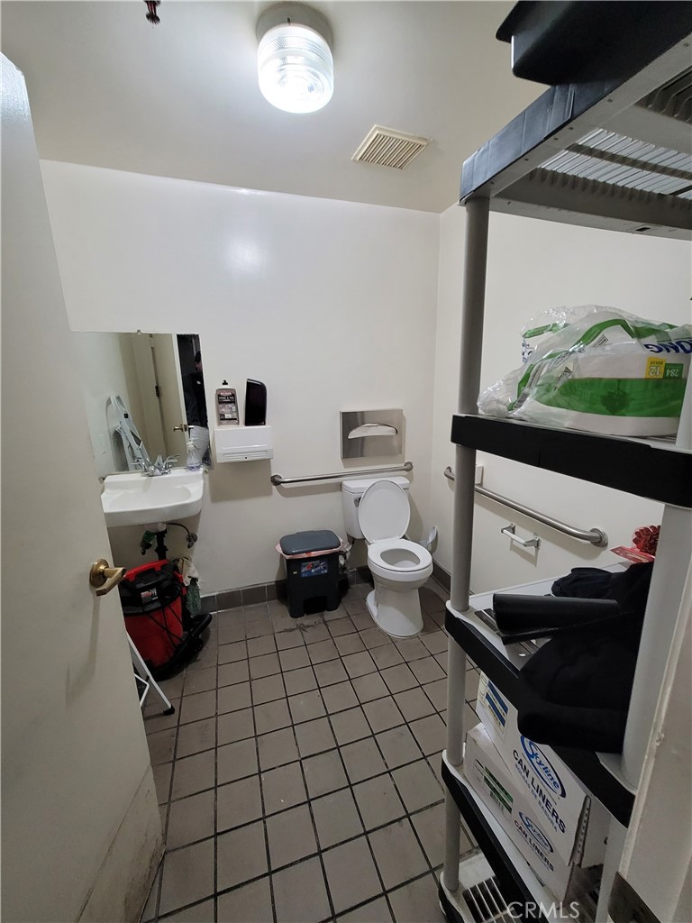 1827 S Vermont Avenue Property Photo 29