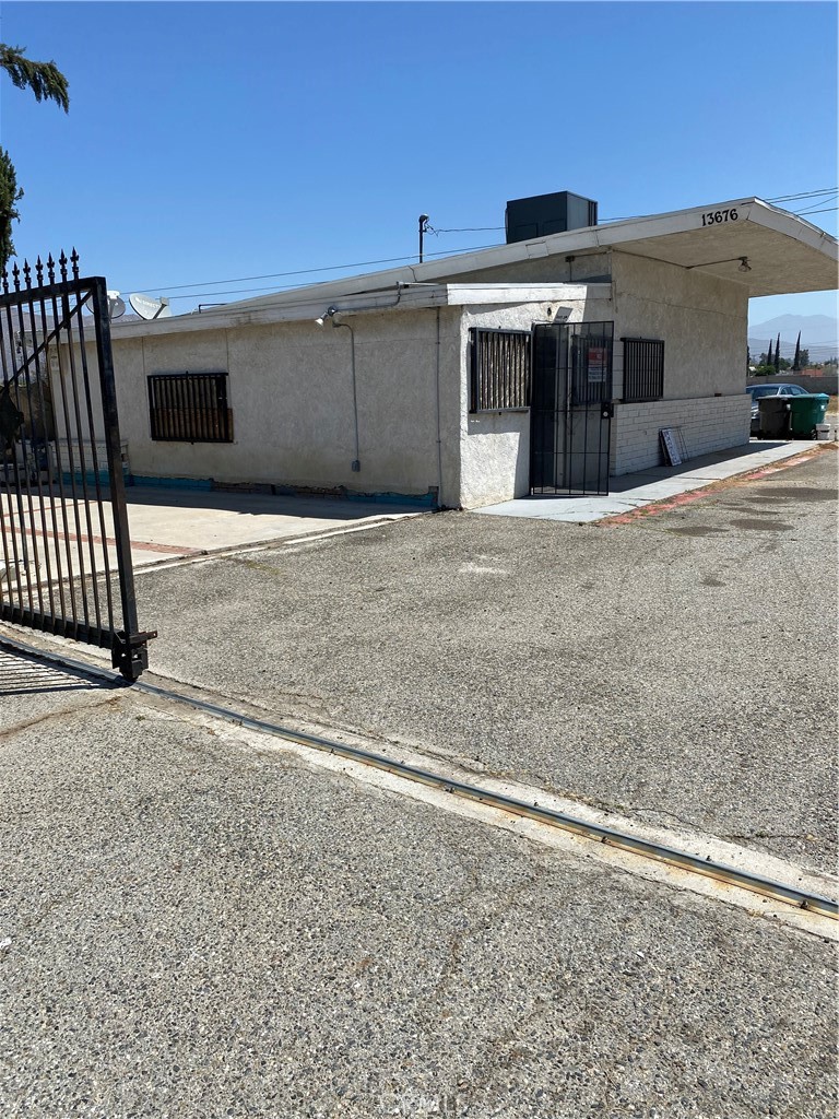13676 Old 215 Frontage Road Property Photo 2