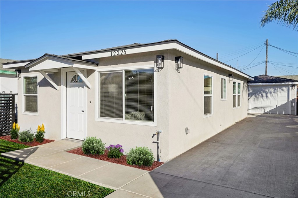 12226 S San Pedro Street Property Photo