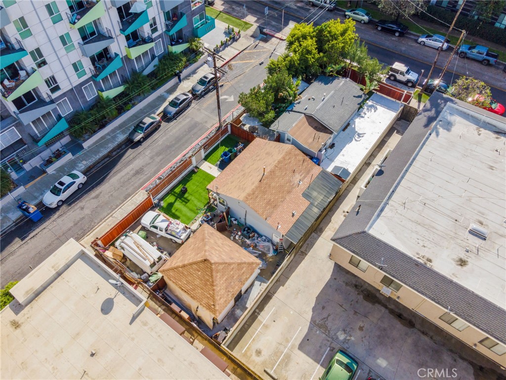 11123 Cumpston Street Property Photo 4