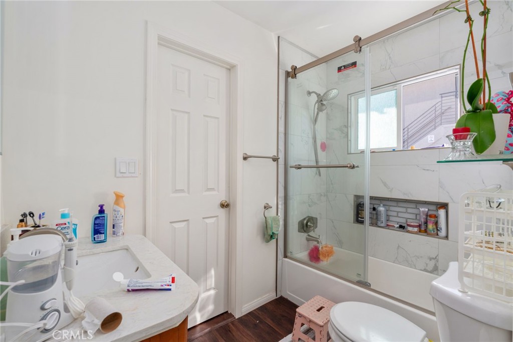 11123 Cumpston Street Property Photo 11