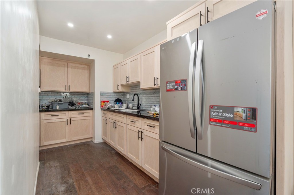 11123 Cumpston Street Property Photo 15