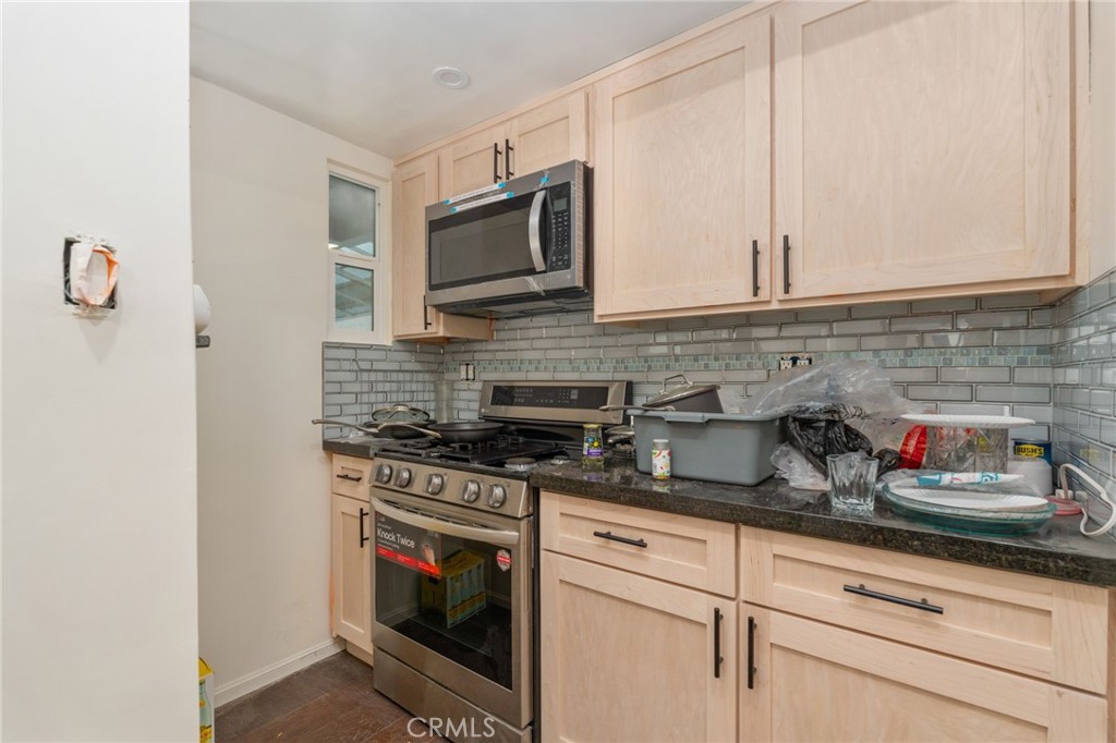 11123 Cumpston Street Property Photo 16