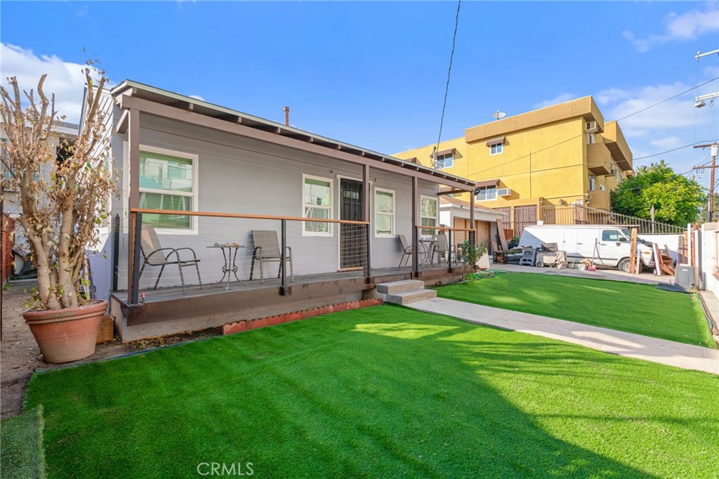 11123 Cumpston Street Property Photo 21