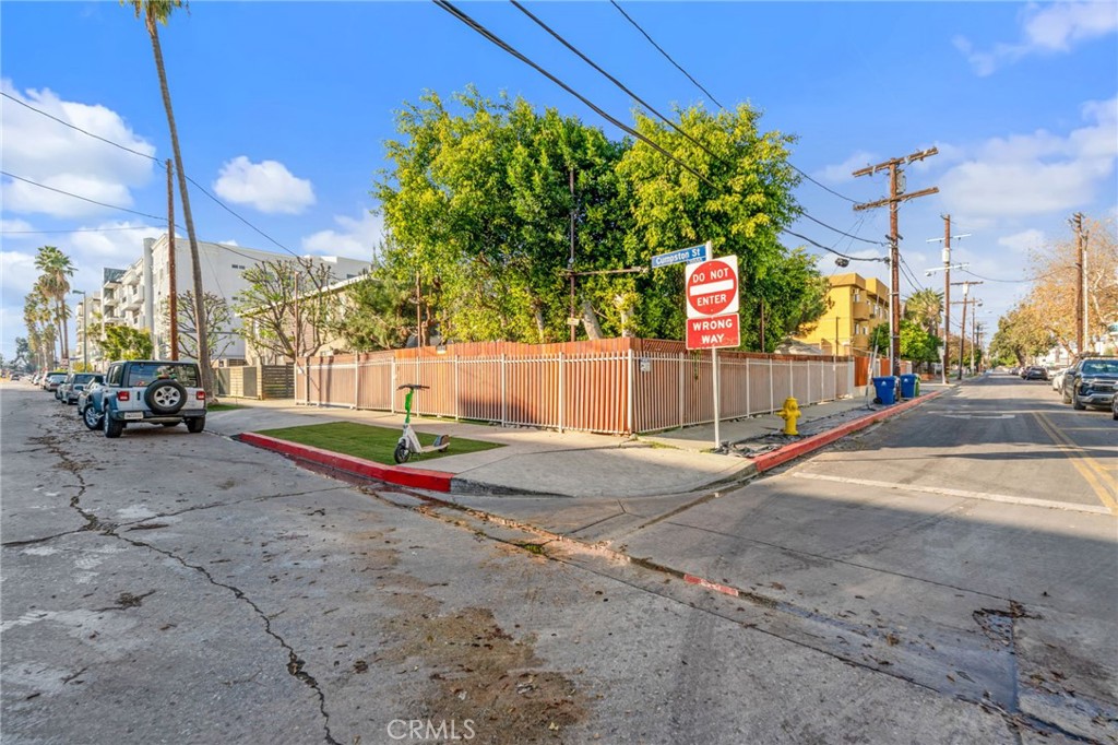 11123 Cumpston Street Property Photo 24