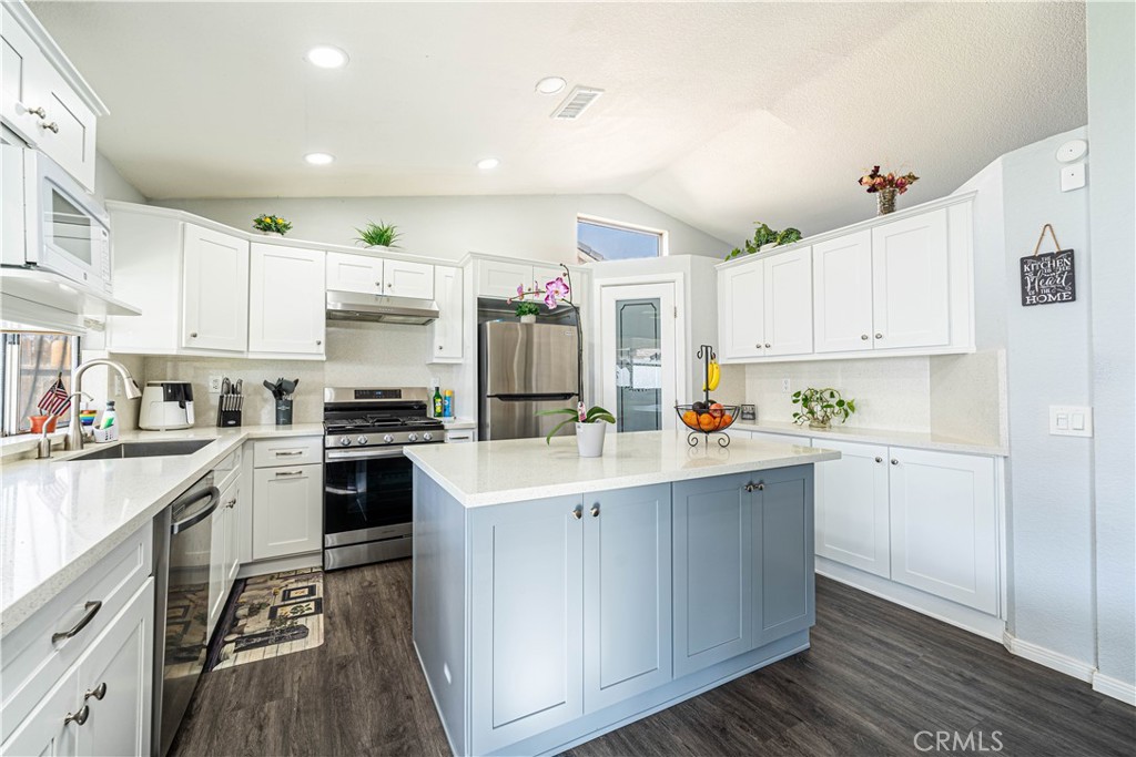 14764 Redwood Street Property Photo 4