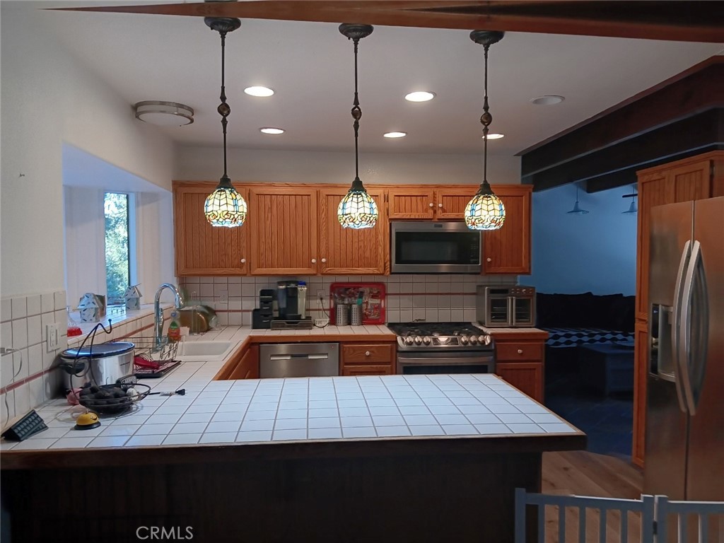 23916 Cresta Drive Property Photo 4
