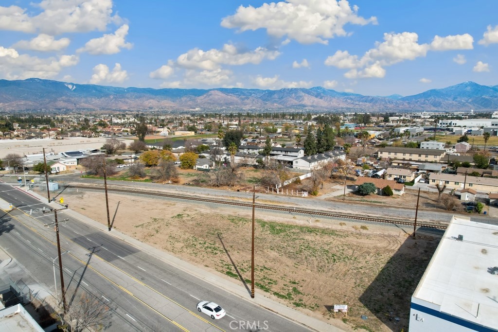 241 S Sierra Way Property Photo 3