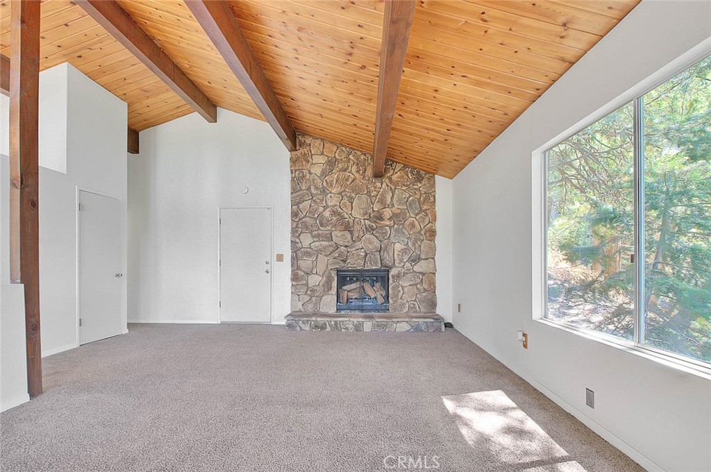 23771 Lakeview Drive Property Photo 6