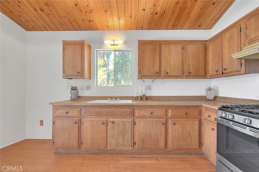 23771 Lakeview Drive Property Photo 14